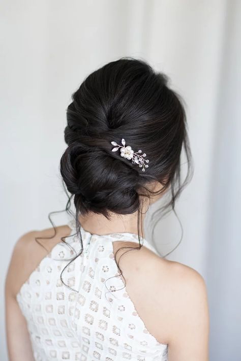 Asian Wedding Hair, Bridesmaid Hairdo, Low Bun Wedding Hair, Bride Hairstyles Updo, Asian Wedding Makeup, Asian Bridal Hair, Summer Wedding Hairstyles, Asian Bridal Makeup, Wedding Hair Up