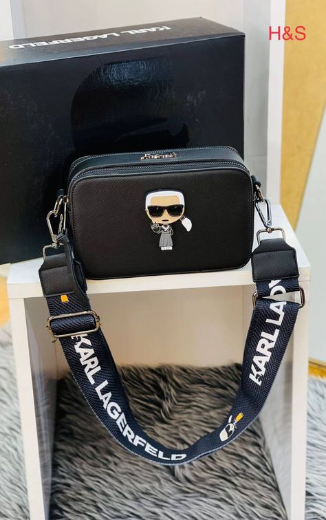 Karl Lagerfeld Bags, Aesthetic Bags, Handbag Essentials, Girly Bags, Pink Tote Bags, Stylish Backpacks, Luxury Purses, Fancy Bags, Diy Body