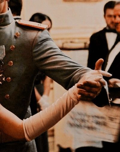 Georg Von Trapp, The Selection Book, Maxon Schreave, Disney Au, Selection Series, Kiera Cass, Royal Aesthetic, Arranged Marriage, Fictional World