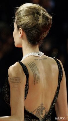 Angelina Jolie Back Tattoo, Angelina Jolie Tattoo, Billboard Women In Music, Sak Yant Tattoo, Tattoo Inspiration Men, Traditional Tattoo Design, Image Swag, Small Hand Tattoos, Women In Music