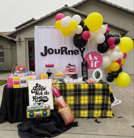 Clueless Themed Brunch, Clueless Themed Sweet 16, Clueless Party Ideas, Clueless Bday Party, Clueless Party Decorations, Clueless Party Theme Decorations, Clueless Bachelorette Party, 2 Birthday Party Themes, Clueless Birthday Cake