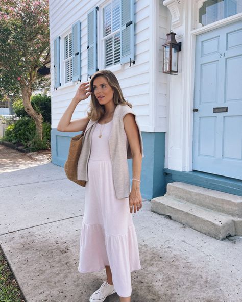 Amazon Sundays - Julia Berolzheimer Julia Berolzheimer, Modest Style, Coastal Grandmother, Maternity Outfits, Summer Pregnancy, Slip Skirts, Gal Meets Glam, Wardrobe Inspiration, Light Knit