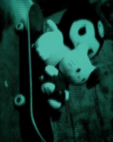 Skate Profile Pictures, Hello Kitty Dark Icon, Goth Hello Kitty Pfp, Grunge Hello Kitty Pfp Dark, Green Aesthetic Hello Kitty, Emo Hello Kitty Aesthetic, Kuromi Dark Aesthetic, Hello Kitty Dark Aesthetic, Dark Hello Kitty Aesthetic