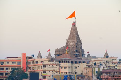 The Dwarkadhish Temple (Jagat Mandir), is believed to have been established more than 2500 years ago by Lord Krishna’s great grandson, Vajranabh. Nikon d5600 Lens : 70-300mm Megapixels : 24MP Original Dimensions : 6000×4000Pixels Shutter Speed : 1/200Seconds ISO : 400 Aperture : f/7.1 Dwarka Temple, Dwarkadhish Temple, Dwarikadhish Hd Wallpaper, Hanuman Hd, Camera Tattoos, Meldi Ma Hd Photo, Unique Bedroom Design, Indian Flag Wallpaper, Krishna Temple