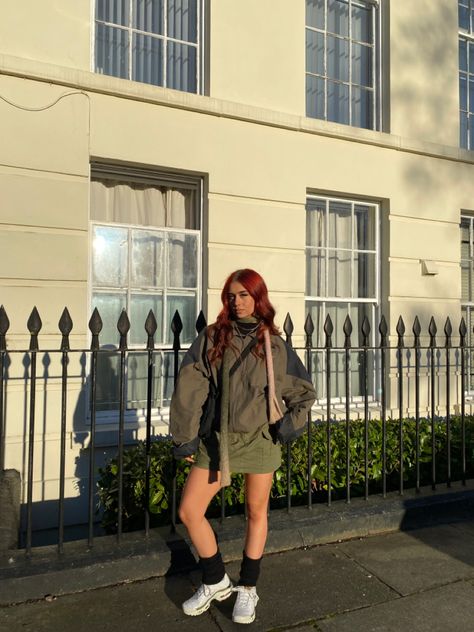 red hair / mini cargo skirt outfit / nike tn / outfit ideas Mini Cargo Skirt Outfit, Nike Tn Outfit, Green Leg Warmers, Cargo Skirt Outfit, Outfit Nike, Nike Tn, Cargo Skirt, Green Outfit, Skirt Outfit