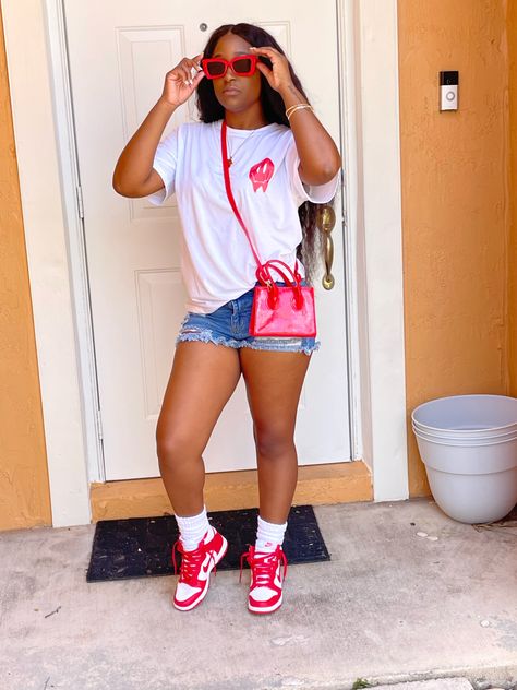 Red High Top Dunks Outfit, Cute Outfits With Dunk Lows, Women Outfit With Dunks, Red And White High Top Dunks Outfit, Dunk High Top Outfit, Red And White Dunks Outfit Black Women, Nike High Top Dunks Outfit Woman, Argon Dunks Outfit Women, How To Style High Top Dunks