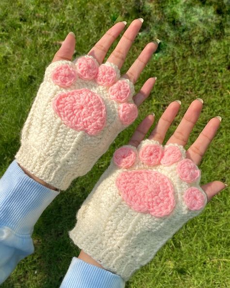 Cat Paw Gloves #crochet #crocheting #crochetlove #crochetaddict #crochetinspiration #crocheter #crocheteveryday #crochetgirlgang #crochetgloves #crochetlovers #crochetlife #crochetart #crochetersofinstagram #crochetbusiness #madetoorder #onestitchatatime #yarnbarn #crochethyderabad #order #viral #foryou #foryoupage #instagram #smallbusiness #gloves #handmade #handmadewithlove #handmadegifts #giftideas Cat Paw Gloves Crochet, Cat Paw Gloves, Paws Gloves, Paw Gloves, Gloves Crochet, Winter Closet, Crochet Business, Crochet Gloves, Cat Paw