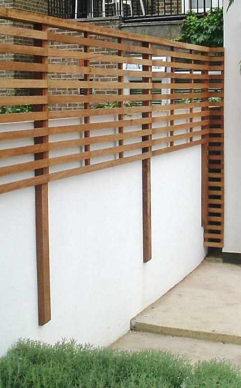 Slatted Fence Panels, Fence Backyard, Diy Privacy Fence, Garden Wall Designs, Privacy Fence Designs, Beautiful Home Gardens, Cheap Fence, Fence Garden, Backyard Designs