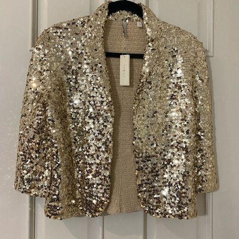 ILSLI Sequence Jacket. Knit cropped jacket. Unlined. Above wrist sleeves. Sequence Jacket Outfits, Sequence Jacket, 70s Fashion Men, Gold Sequin Jacket, Glitter Jacket, Uniform Ideas, New Year’s Eve Outfit, Blazer Outfits For Women, Hijab Fashionista