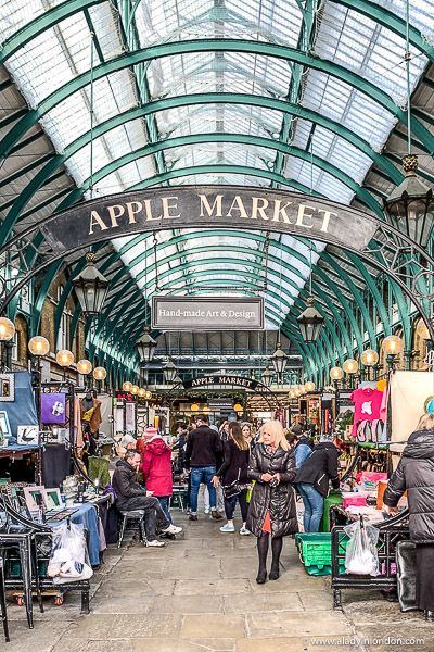 The Apple Market in Covent Garden, London. This is one of the best markets in London. Click through for more pictures on the A Lady in London blog. Covent Garden Market, Apple Market London, London Markets, Markets In London, Best Places In London, Best Markets In London, Shopping Arcade, Architecture Photography Buildings, London Market