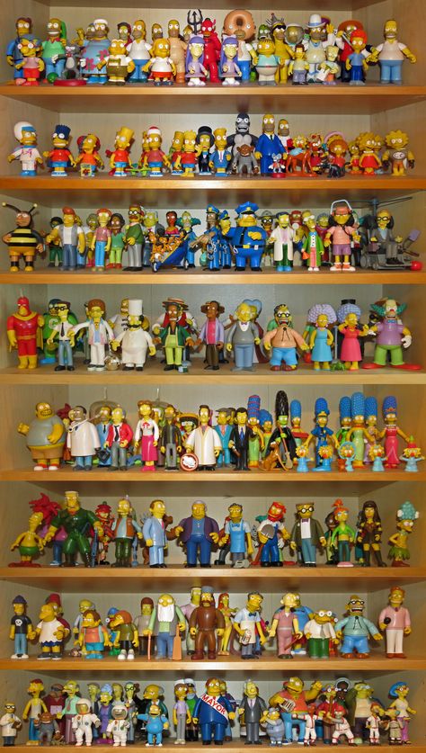 The Simpsons figurine collection Simpsons Toys, Toy Collection Display, Nerd Room, Figurine Display, Doll Museum, Star Wars Models, Disney Princess Images, Toy Display, Collection Display