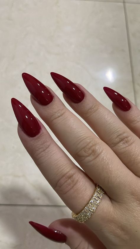 Dark Cherry Red Nails Stiletto, Selina Kyle Nails, Dark Red Stilleto Acrylic Nails, Dark Red Long Almond Nails, Dark Red Stilleto Nails, Pointy Red Acrylic Nails, Wine Red Stiletto Nails, Red Nails Pointy, Dark Red Nails Stiletto