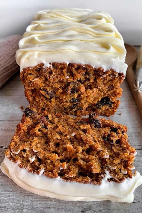 This is the best carrot cake I've ever made! It's super moist, packed with warming spices, and topped with a pipeable cream cheese icing. Super Moist Carrot Cake, Fitwaffle Kitchen, Carrot Cake Loaf, Triple Chocolate Mousse Cake, Moist Carrot Cake, Cake Loaf, Oreo Fudge, Moist Carrot Cakes, Best Carrot Cake