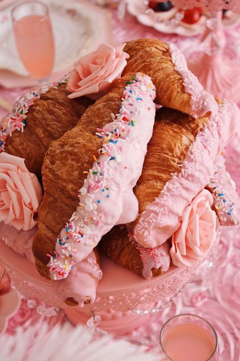 High Tea Pastries, Easy French Party Food, Pink Themed Desserts, Rose Croissant, High Tea Desserts, Pink Foods For Party, Colourful Desserts, Pink Food Ideas, Pink High Tea