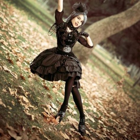 Lolita dress Parasol Pose, Mode Steampunk, Steampunk Women, Neo Victorian, Victorian Goth, Vintage Goth, Goth Girl, Victorian Steampunk, Gothic Steampunk