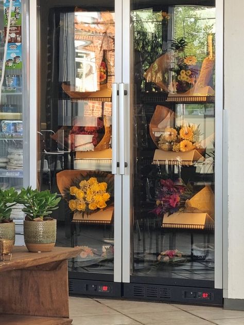 Saw this flower fridge in a kiosk in Denmark Flower Cooler, Flower Fridge, Wine Fridge, Kiosk, Interior Ideas, Garden Center, Flower Shop, Denmark, Flowers