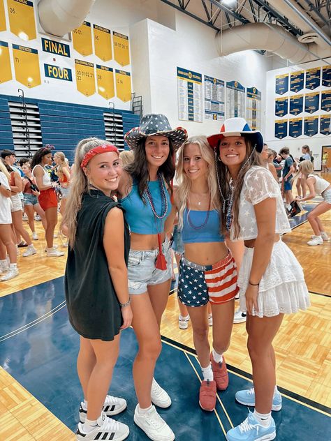 Basketball Student Section Themes, Basketball Game Themes Student Section, Basketball Student Section, Usa Theme Outfit Football Games, Usa Football Theme Outfit, Highschool Vibes, Student Section, Basketball Game Outfit, Fb Games