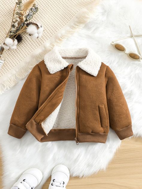 Looking for the perfect baby jacket? Look no further! Our jackets are designed specifically with little ones in mind and are perfect for keeping them warm and comfortable. Trendy Trouser, Trouser Outfits, Baby Jumpsuit, Baby Boy Romper, Baby Jacket, Baby Vest, Zara Kids