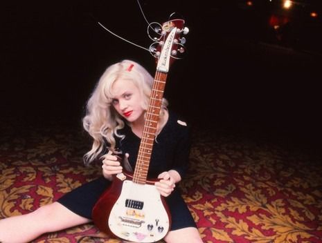 Happy Birthday, Babe in Toyland Kat Bjelland Kat Bjelland, The 90s Fashion, Tokyo Street Fashion, Women Of Rock, Riot Grrrl, Female Musicians, Courtney Love, I'm With The Band, Grunge Girl