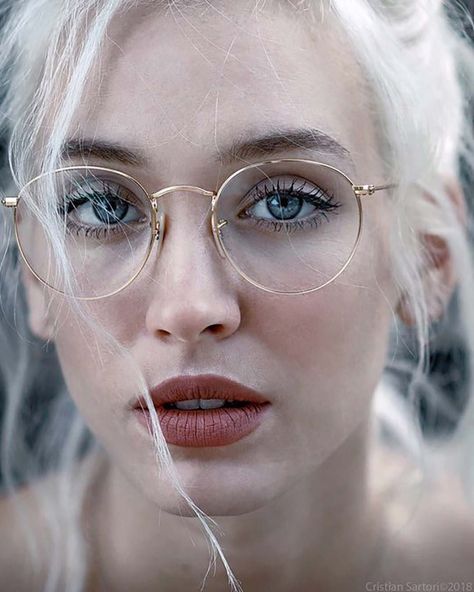 Glasses for heart shaped faces | Banton Frameworks Hair And Glasses, Glasses For Face Shape, Cat Eye Colors, Glasses Makeup, Eyewear Trends, Cute Glasses, Fashion Eye Glasses, Fashion Eyeglasses, Wearing Glasses