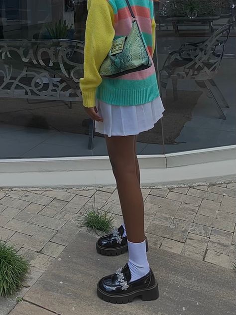 Tyler The Creator Girls Aesthetic, Tyler The Creator Girl Outfits, Tyler The Creator Outfits Inspiration Women, Star Girl Aesthetic Wallpaper, Star Girl Aesthetic Y2k, Knotless Ginger Braids, Tyler The Creator Aesthetic Outfit, Tyler The Creator Outfits Women, Star Girl Tattoo