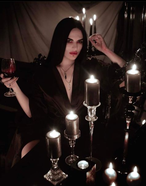 Gothic Birthday Photoshoot Ideas, Vampire Photoshoot Ideas, Goth Princess Aesthetic, Black Feminine Outfit, Vampire Photoshoot, Goth Photoshoot, Bday Plans, Vampire Photo, Goth Vampire