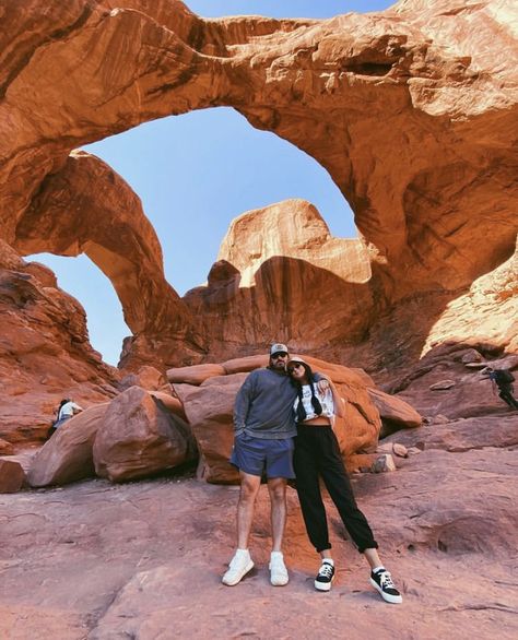 double arch, arches national park, utah, couple goals, adventure Arizona Trip, Travel Wishlist, Arizona Travel, Arches National Park, Couple Goals, Family Photos, Utah, National Park, Arizona