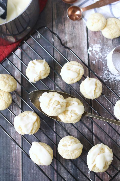 Yogurt Cookies || Runway Chef White Cake Mix Cookies, Greek Yogurt Cookies, Yogurt Cookies, Greek Yogurt Cake, Amazing Desserts, Low Fat Yogurt, Yogurt Cake, White Cake Mixes, Cookie Bar Recipes