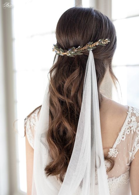 Wedding Halo Headpiece, Anna Campbell Wedding Dress, Berta Wedding Dress, Wedding Halo, Bridal Hair Headpiece, Boho Wedding Hair, Headpiece Bridal, Wedding Dress Pictures, Wedding Leaves