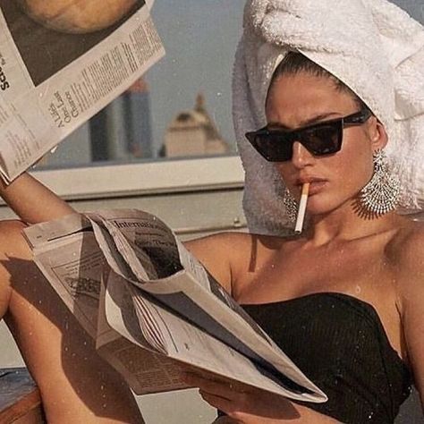 Reading A Newspaper, Photowall Ideas, Glam Aesthetic, Photo Polaroid, Boujee Aesthetic, 70s Aesthetic, Photographie Portrait Inspiration, Picture Collage Wall, Model Aesthetic