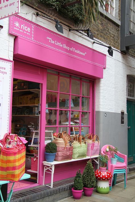 pink! | Katia Donohoe | Flickr Vintage Shop Fronts, Cute Store Fronts, Shops Exterior, Pink Store, Kerb Appeal, Pink Shop, Shop Fronts, Shop Front Design, Shop Front