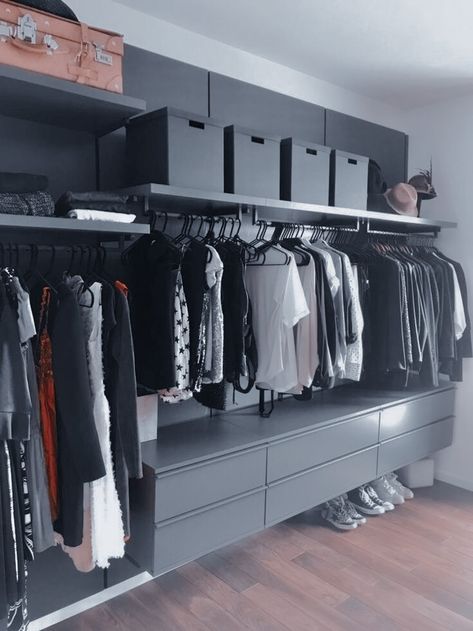 Mens Bedroom Decor, Wardrobe Systems, Walking Closet, Dresser Design, Wardrobe Room, Closet Decor, Mens Bedroom, Bedroom Closet Design, Bedroom Setup