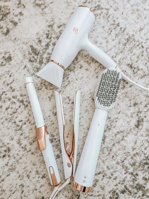 Travel Hair Tools, Curling Iron Aesthetic, Hair Supplies Aesthetic, Hair Dryer Aesthetic, Hair Straightener Aesthetic, Hair Brush Dryer, Brush Hair Dryer, Curly Frizzy Hair, Aesthetic Supplies