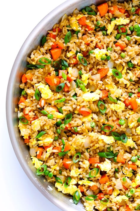 The BEST fried rice recipe!! It only takes 15 minutes to make, it's easy to customize with your favorite add-ins (like chicken, pork, beef, shrimp, tofu, and/or vegetables), and it is SO flavorful and delicious! Way better than any Chinese takeout I've ever tried. ;) | gimmesomeoven.com Rice Dinners, Shrimp Tofu, The Best Fried Rice, Best Fried Rice Recipe, Best Fried Rice, Homemade Fried Rice, Rice Fried, Fried Rice Recipe Easy, Making Fried Rice