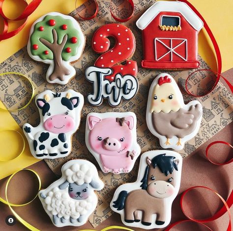 Cowboy Birthday Party Decorations, Royal Icing Cookies Recipe, Tractor Birthday Party, Farm Cookies, Horse Cookies, Barnyard Birthday Party, 1st Birthday Girl Decorations, Farm Theme Birthday, Farm Animal Party