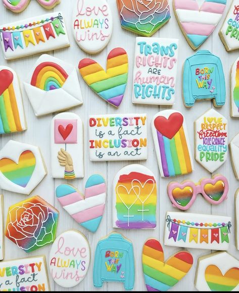 Pride Cookies Royal Icing, Pride Sugar Cookies, Pride Cookies Decorated, Pride Cookies, Pride Event, Cookie Decorations, Decorative Cookies, Horse Treats, Cookie Inspiration