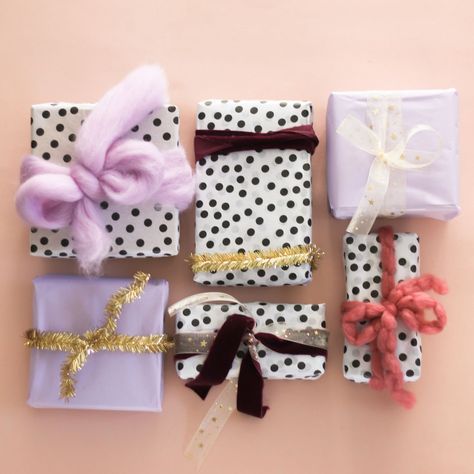 Cute Christmas Wrapping, Holiday Gift Wrapping Ideas, Holiday Gift Wrapping, Wrapping Ribbon, Anthropologie Inspired, Cute Ribbon, Gift Wrapping Ideas, Purple Plum, Ribbon Art