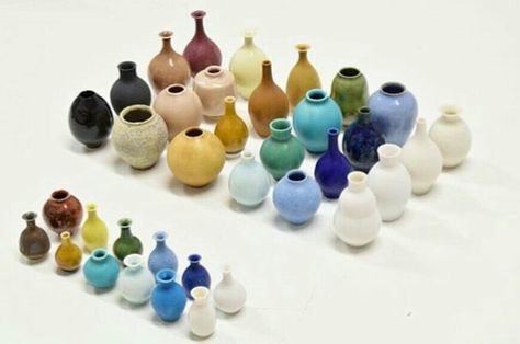 Miniature Ceramics, Tiny Pots, Miniature Pottery, Miniature Things, Chinese Money Plant, Ceramic Products, Clay Wall Art, Pottery Inspiration, Clay Vase