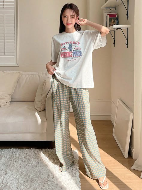 Ootd Rumahan, Casual Home Outfits, Classy Loungewear, Pajamas Shirt, Pajama Outfit, Cute Sleepwear, Comfy Sets, Drop Shoulder Tee, Cute Lazy Day Outfits