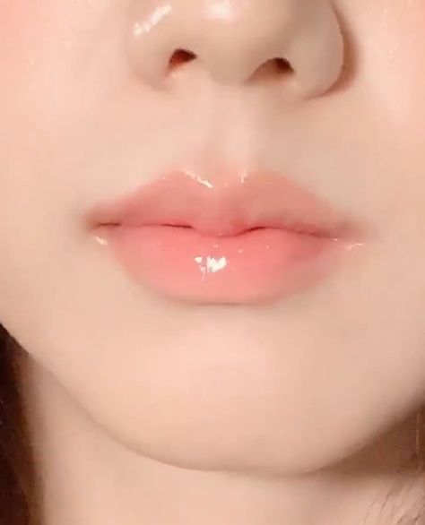 Jisoo Lips, Korean Lip Makeup, Kim So Hyun Fashion, رعب نفسي, Lisa Blackpink Wallpaper, Kpop Girl Bands, Jennie Kim Blackpink, Jungkook Abs, Makeup Pictures