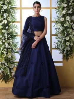 Party Wear Lehenga Choli : Latest Lehenga Design for Party Plain Lehenga, Navy Blue Lehenga, Bridesmaid Lehenga, Simple Lehenga, Indian Lehenga Choli, Happy Dresses, Party Wear Lehenga Choli, Blue Lehenga, Engagement Dress