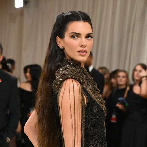 The Best Hair Looks from the 2024 Met Gala Kendall Jenner Hairstyles, Met Gala Hairstyles, Trending Bob Hairstyles, Gala Hairstyle, Red Carpet Hairstyles, Hairstyles For Summer, Side Parting, Red Carpet Hair, New Hairstyles