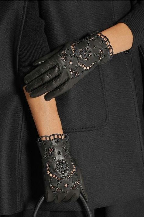 Glove Fashion, Miu Miu Skirt, Fancy Gloves, Baby Gloves, Gucci Sweater, Glove Compartment, Fashion Gloves, Gloves Fashion, Vintage Gloves