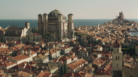 King’s Landing. | Eye-Opening "Game Of Thrones" Scenes Before And After CGI Wizardry Game Of Thrones Locations, Kings Landing, Interesting Gif, King's Landing, Aesthetic Gifs, Rose Images, Sansa Stark, Gif Hunt, House Of Dragons