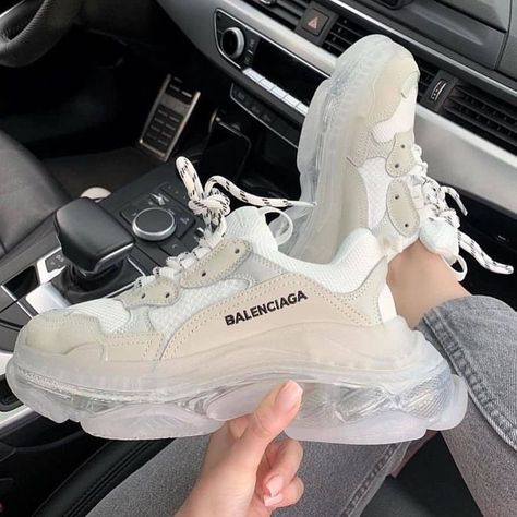 ♕princess♕ Balenciaga Triple S Black, Balenciaga Triple S White, Balenciaga Triple S Clear Sole, White Balenciaga, Nike Fashion Shoes, Clear Shoes, Balenciaga Sneakers, Fashion Shoes Sneakers, Shoes Sneakers Nike