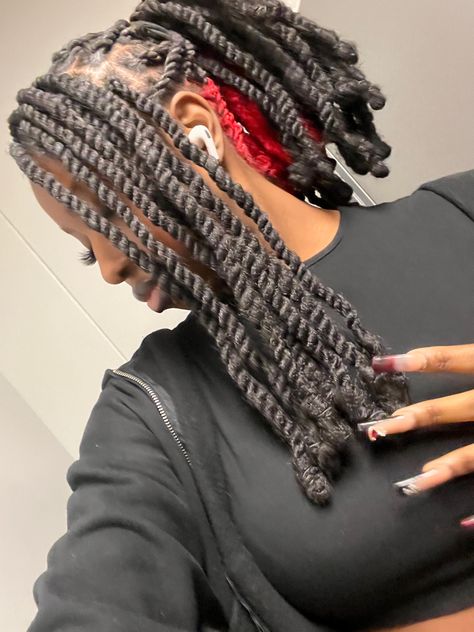 Invisible Locs Red And Black, Red Invisible Locs Hairstyle, Red And Black Twists, Burgundy Invisible Locs, Red Invisible Locs, Red And Black Locs, Invisible Locks, Invisible Locs, Twists Hairstyles