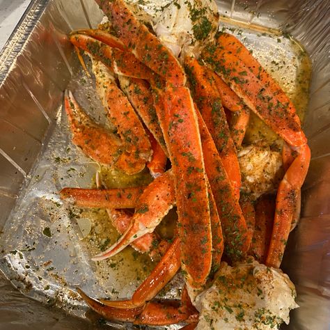 Crab Dinner Aesthetic, 9x13 Cake, Crab Legs, Interesting Food, D P, Interesting Food Recipes, Cake Recipe, Crab, Cake Recipes