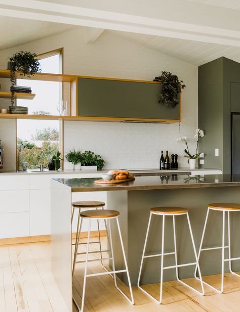 This epic Mt Maunganui renovation is full of stylish, thoughtful spaces Coffee Table Arrangment, Kitchen Color Palettes, Open Kitchen Shelves, Simple Kitchen, Kitchen Color, Green Interiors, Living Room Flooring, Kitchen Cabinetry, Decor Minimalist