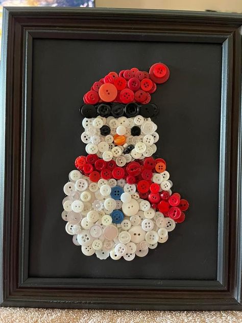 Button Painting Ideas, Button Crafts For Christmas, Button Art Canvas, Christmas Button Art Projects, Christmas Crafts Using Buttons, Button Christmas Art, Pictures Made From Buttons, Christmas Craft With Buttons, Snowman Button Art