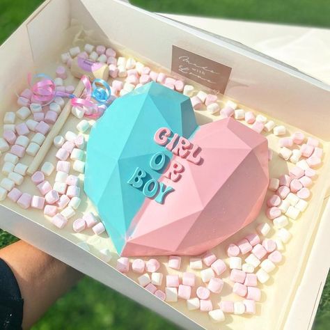 Gender Reveal Chocolate Heart, Chocolate Gender Reveal Cake, Surprise Heart Chocolate, Gender Reveal Baked Goods, Valentines Gender Reveal Ideas, Gender Reveal Dessert Ideas, Gender Reveal Sweets, Gender Reveal Chocolate, Ways To Reveal Baby Gender